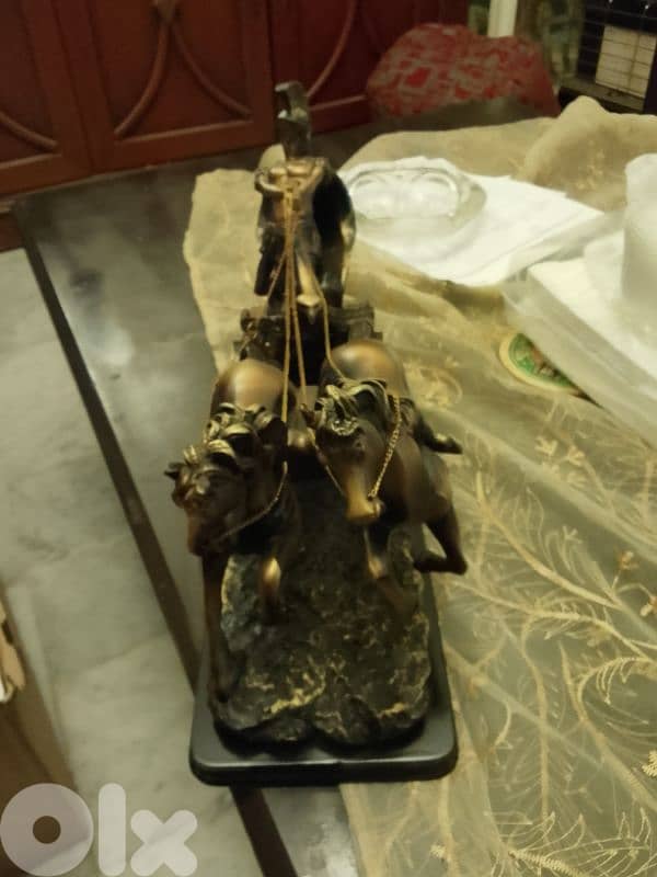 horse carriage  statue 1