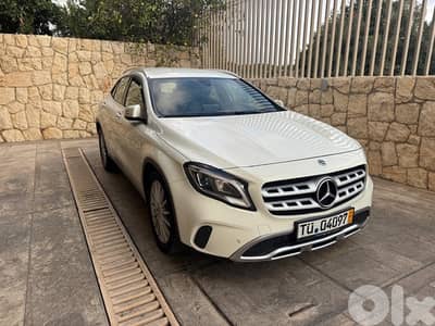 Mercedes-Benz GLA-Class 2018 german no damage