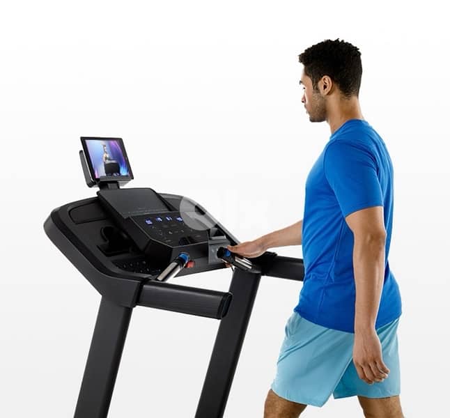 Horizon 5.0 AT Treadmill – Made in USA 10