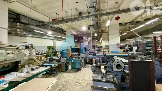 1550 m2 warehouse with Prime Location 4rent in Rawche-مستودع في الروشة