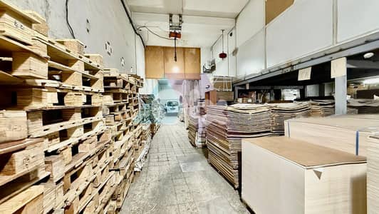 1550 m2 warehouse with Prime Location 4rent in Rawche-مستودع في الروشة