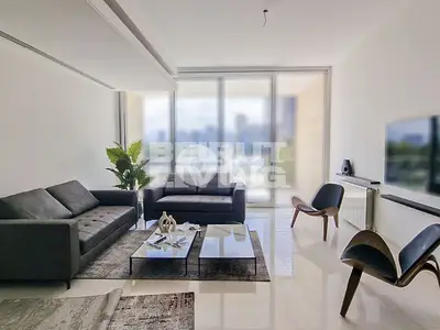 High End Flat | Great Area | 3 Parkings | 4 Balc.