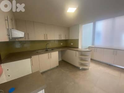 SPACIOUS APARTMENT IN CLEMENCEAU PRIME (200SQ) , (HAMR-138)