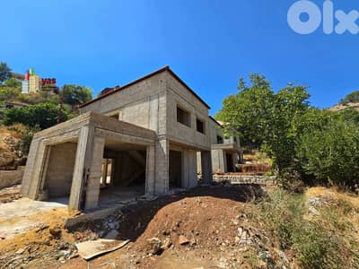 Hrajel 800m2 3 villas Core & Shell | 1200m2 Terraces / Gardens | DA |