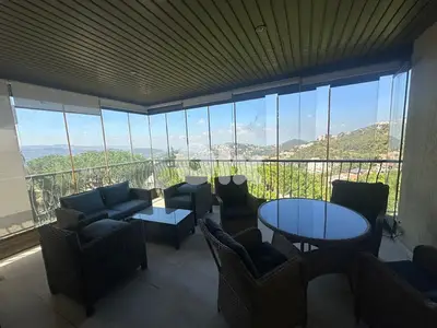 Prime location apartment for sale in Baabdat شقة للبيع في بعبدات