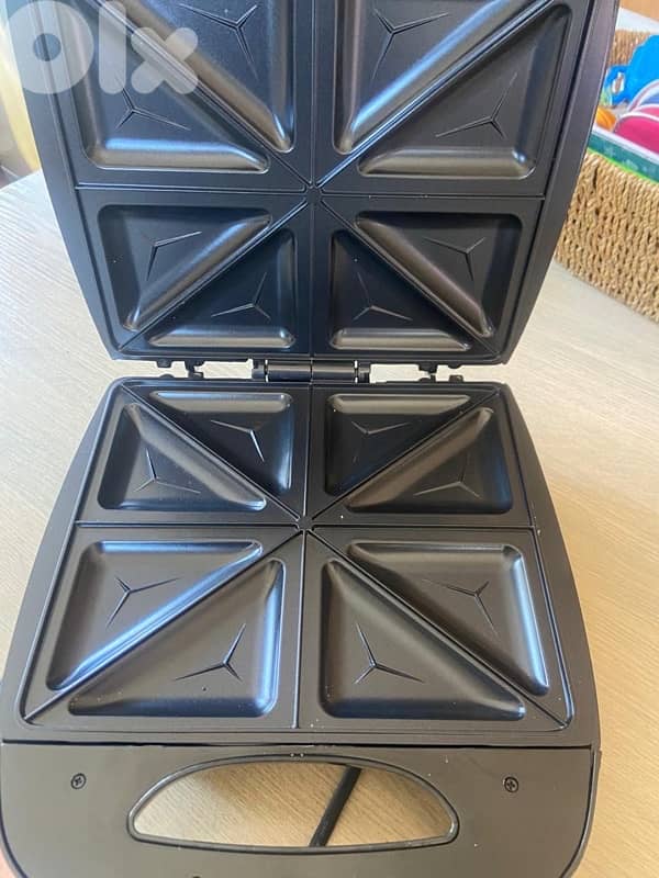Russell Hobbs sandwich maker/ grill 1