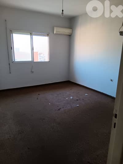Apartment for Sale in Mar Elias شقة للبيع في مار الياس