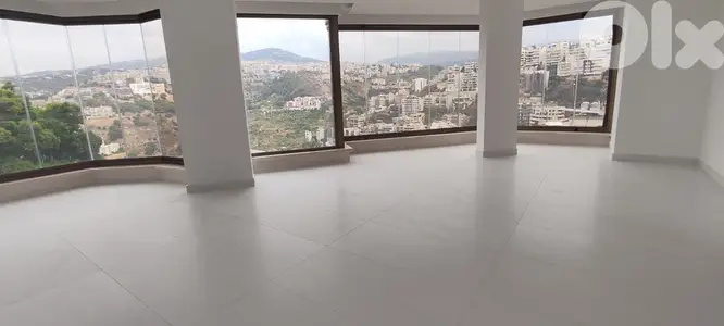 شقة فخمة للبيع في الحازمية Decorated apartment for sale in Hazmieh