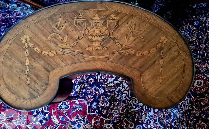 Baroque Table With Chair 1
