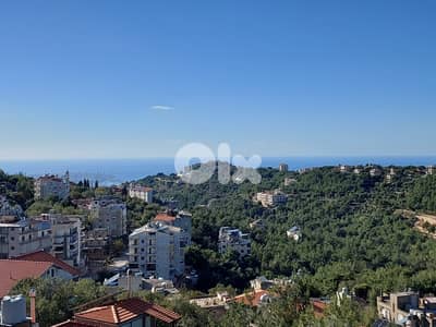 rooftop/ 550 / 650 small 2 persons only apartment  for rent