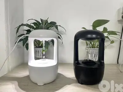 Anti-gravity water drop humidifier