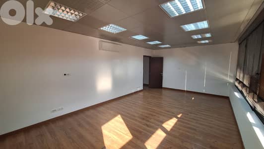 High-end Office for Rent in Mirna Chalouhi مكتب فاخر للإيجار في ميرنا