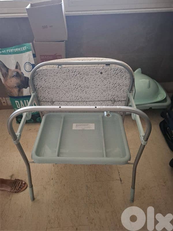 Chicco - Cuddle & Bubble 2-in-1 Bath And Changing Table 1