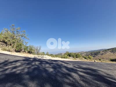 Land for sale in Mechmech أراضي للبيع في مشمش (امكانية التقسيط)