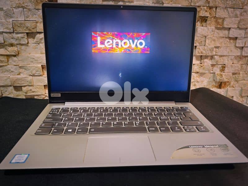 Lenovo IdeaPad 320 S   Intel Core  i5-8300U 7