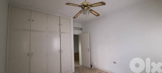 HOT DEAL APATMENT FOR SALE IN BAABDA PRIME NEEDS RENOVATION, (BA-301)