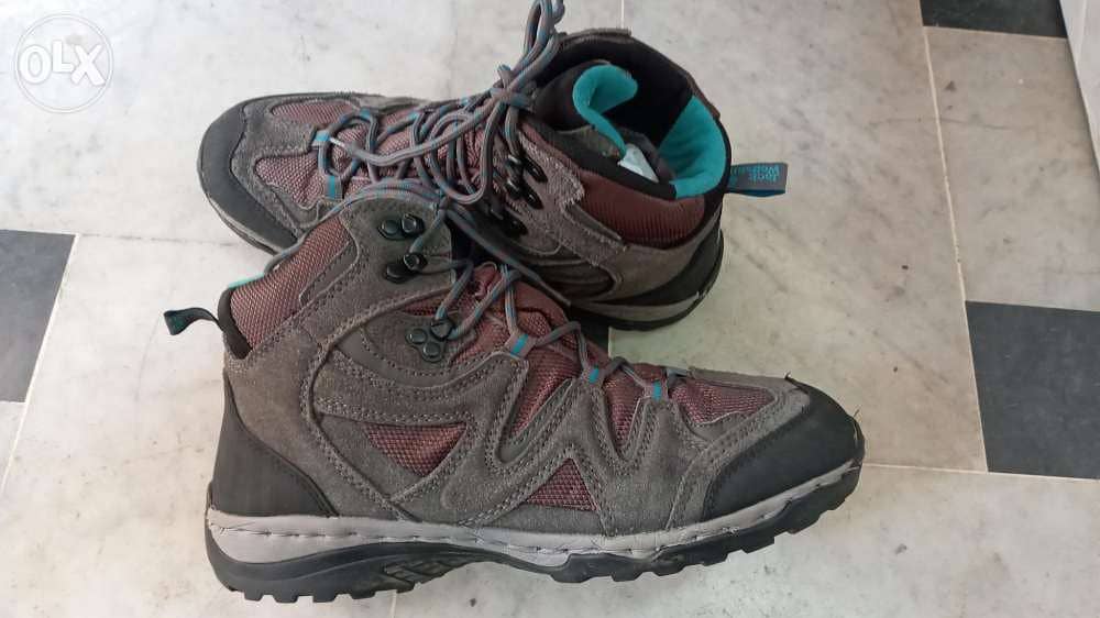 Hiking boots Salomon & Quechua 0