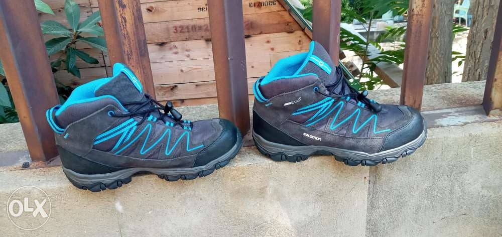 Hiking boots Salomon & Quechua 1
