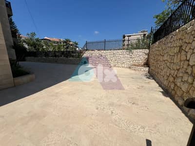300m2 apartment+700m2 garden/ terrace 4sale kfarhabab, 4 parking lots