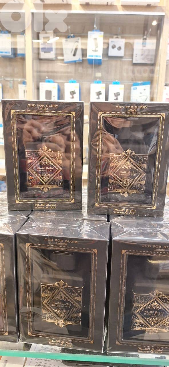 LATTAFA BADEE AL OUD BLACK 0