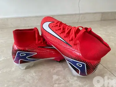 Nike original soccer shoes and very nice quality