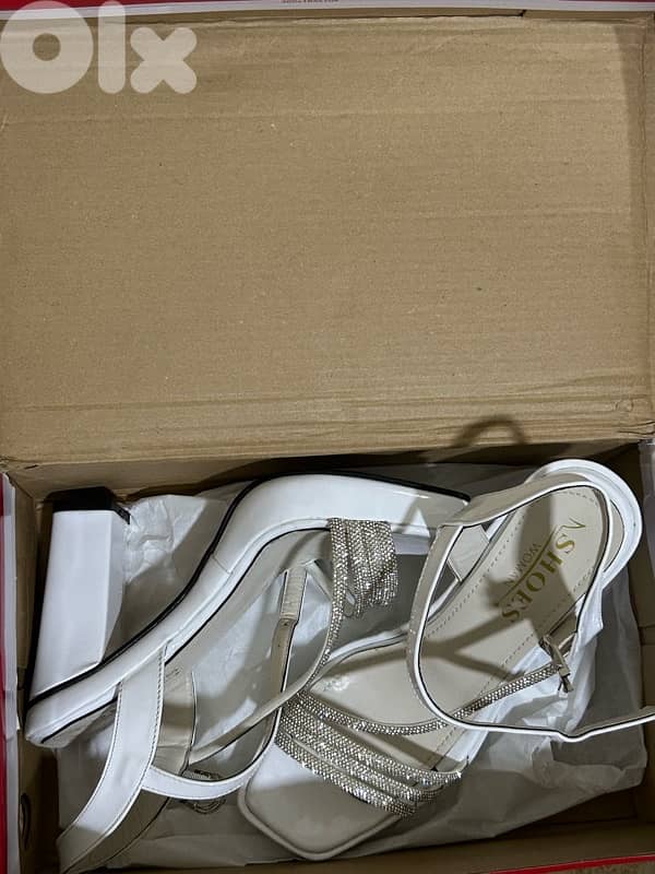 white heels 37/ كعب ابيض 1
