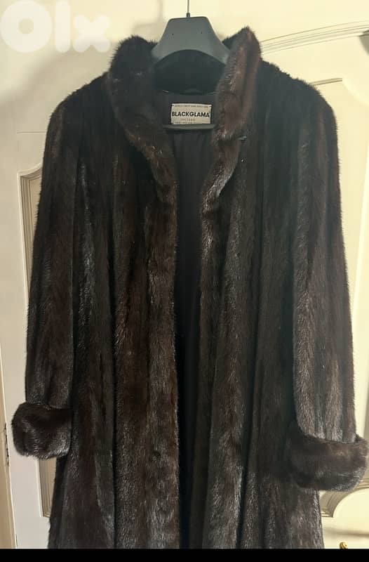 vison femelles manteau longue noir Roger roche . 2