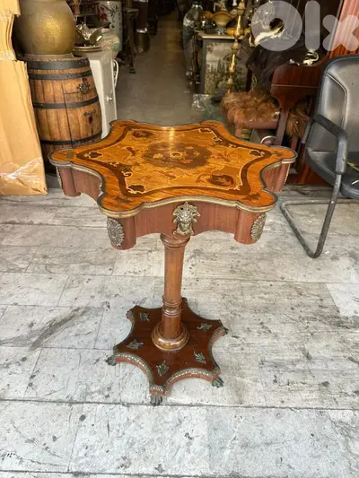 frensh table salon طاولة صالون فرنسية انتيك ع شكل وردة رسم ماركتري