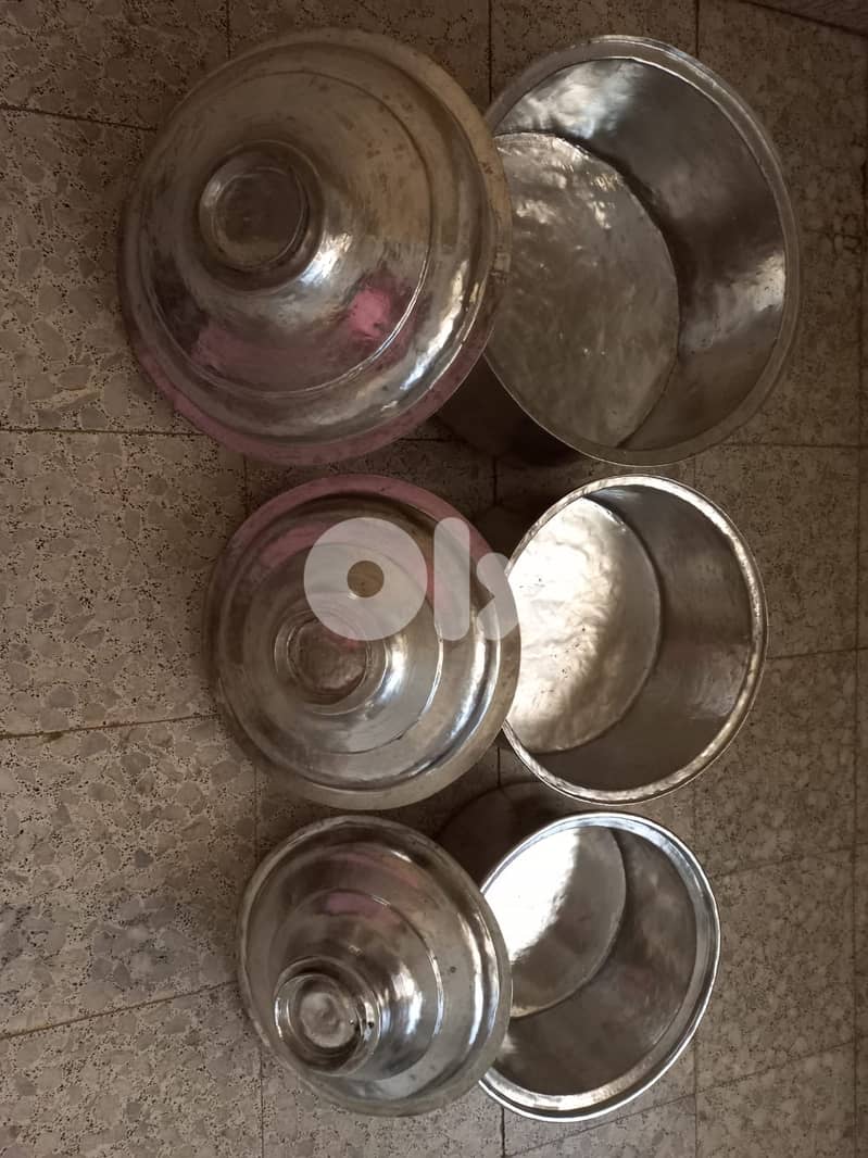 Copper utensils. 0