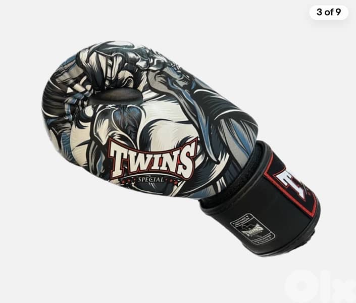Muay Thai gloves 2