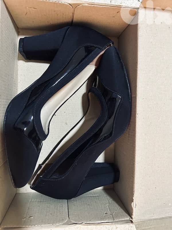 black heels / كعب اسود 0