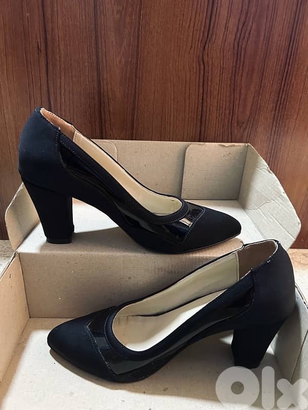 black heels / كعب اسود 1