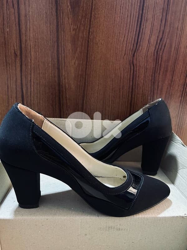 black heels / كعب اسود 2