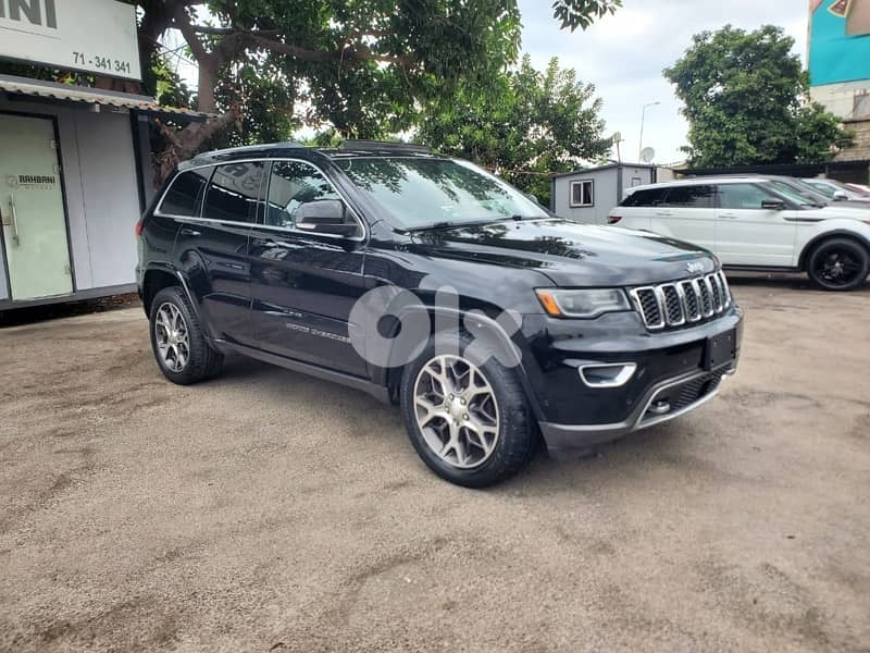 Jeep Grand Cherokee 2018 (clean car fax) 0