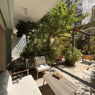300 sqm Apartment with Garden in Bliss