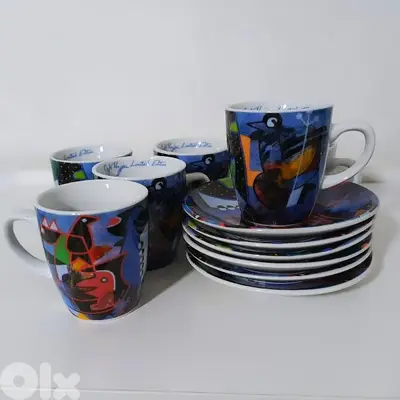 6 Colorful cups and plates