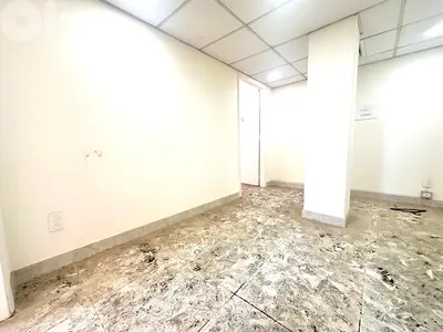 Office For Sale in Verdun مكتب للبيع في فردان