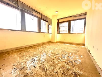 Office For Sale in Verdun مكتب للبيع في فردان