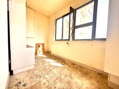 Office For Sale in Verdun مكتب للبيع في فردان