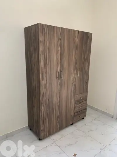 خزانة ٣ درف جديدة جاهزة وحسب الطلب