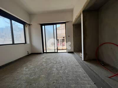 Core & Shell Office for Rent In Hamra مكتب رئيسي وإطار للإيجار