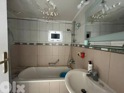 Apartment For Sale In tallet Khayat شقة للبيع في تلة الخياط