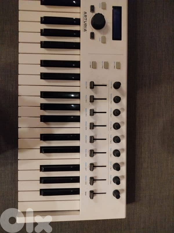 arturia midi controller & keyboard 5
