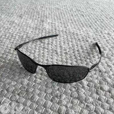 Oakley whisker carbon black (swipe for more)