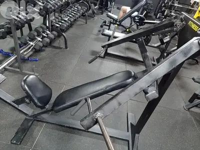 Chest Press Machine Geo Sport Equipment معدات رياضية متنوعة