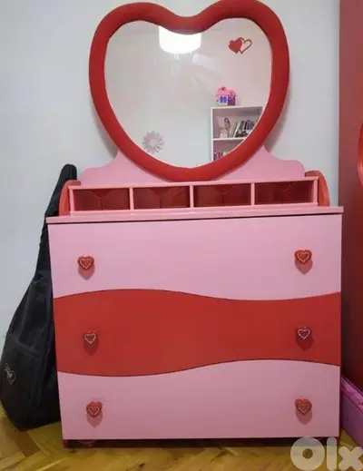 For Sale: Full Bedroom Set –150$ (Good Condition)