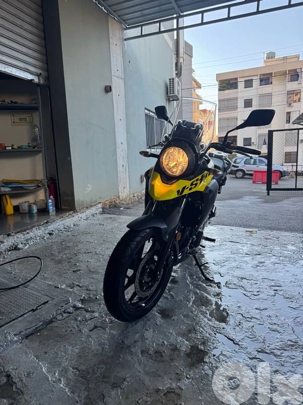 New suzuki v strom new for sale 2 cylinders 250 cc  2022 1000 Km only 1