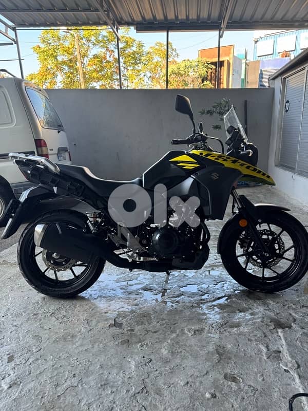 New suzuki v strom new for sale 2 cylinders 250 cc  2022 1000 Km only 3