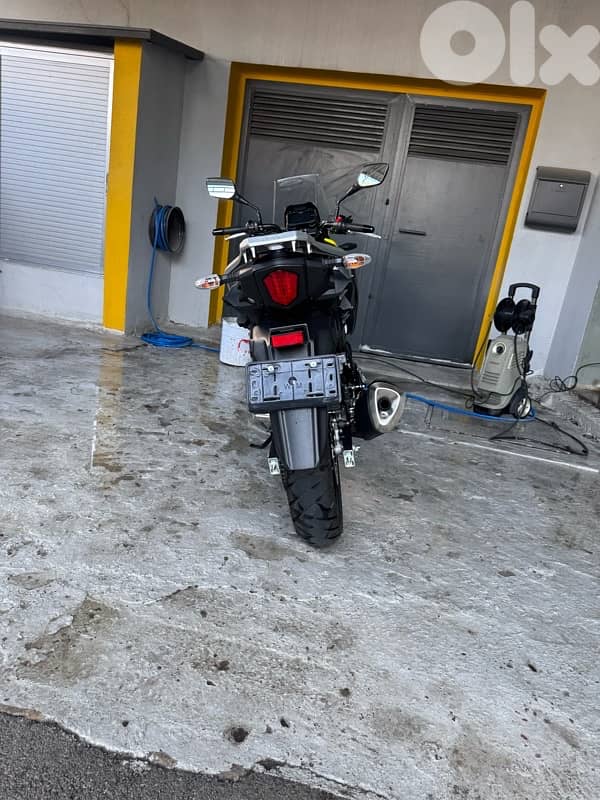 New suzuki v strom new for sale 2 cylinders 250 cc  2022 1000 Km only 7