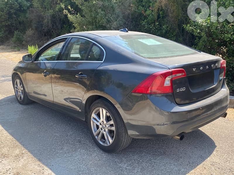 Volvo S60 2011 0